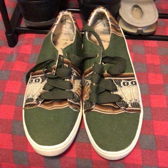 Misc sneakers - Picture 2 of 3